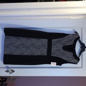 Tahari black and white sleeveless dress. Womens. Size 12.